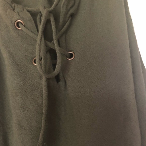 E & M Lace-up Tank - Picture 5 of 6